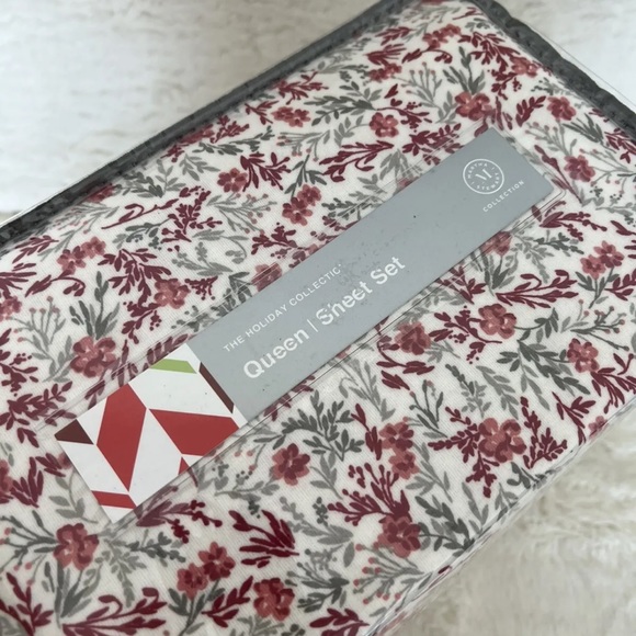 Martha Stewart Cotton Flannel Holiday Floral QUEEN Sheet Set NEW - Picture 2 of 4